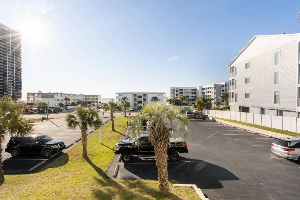 Апартаменты Great Beach Getaway! Миртл-Бич Экстерьер фото